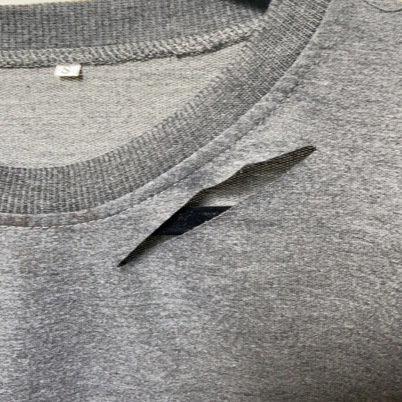 Ripped Cropped Sweater - Picture 4 of 4